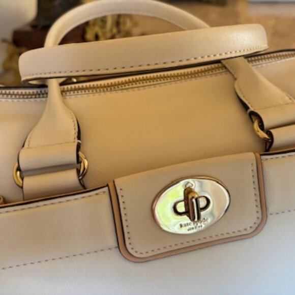 Kate Spade of NY Hampton Road Janie Bag  Retail 398.00 - Picture 6 of 16